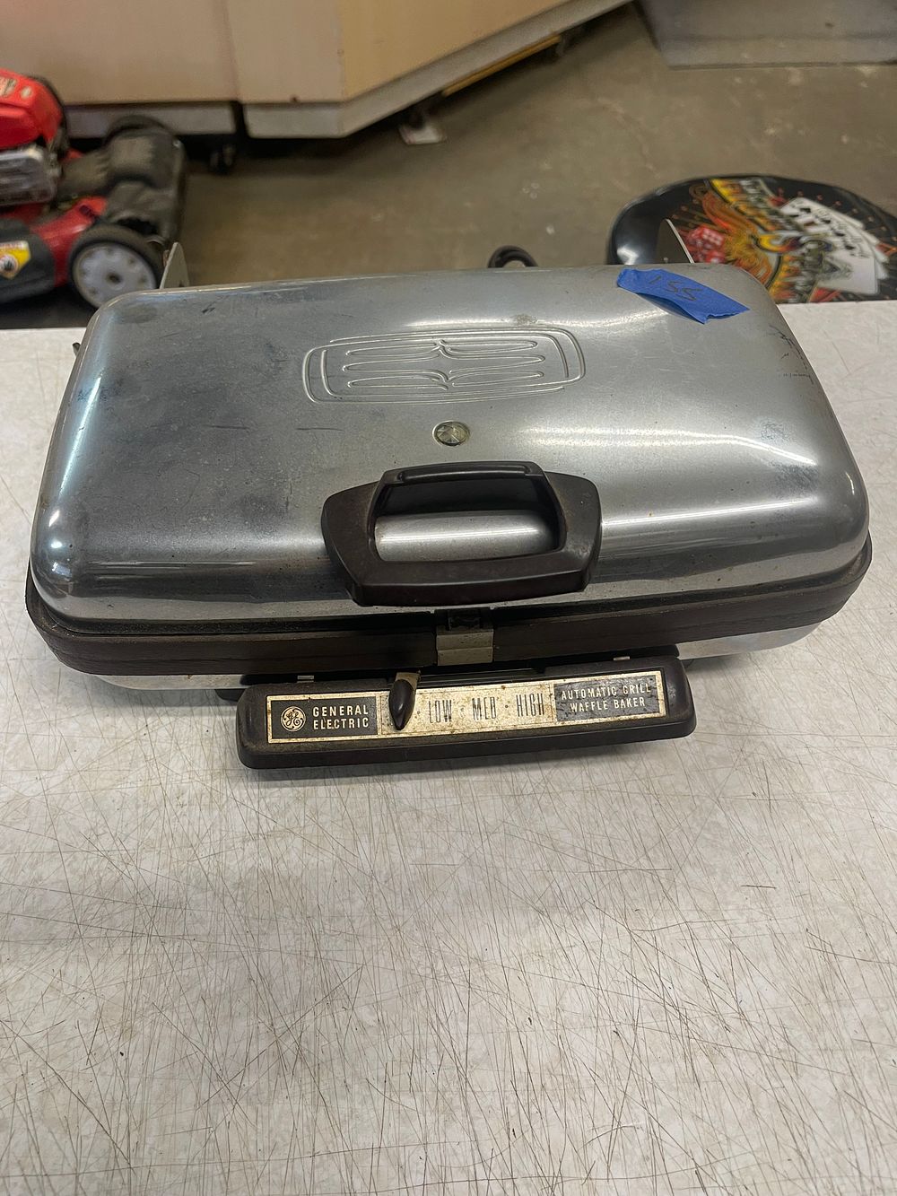 Lot 155: General Electric Automatic Grill Waffle Baker $24 shipping 