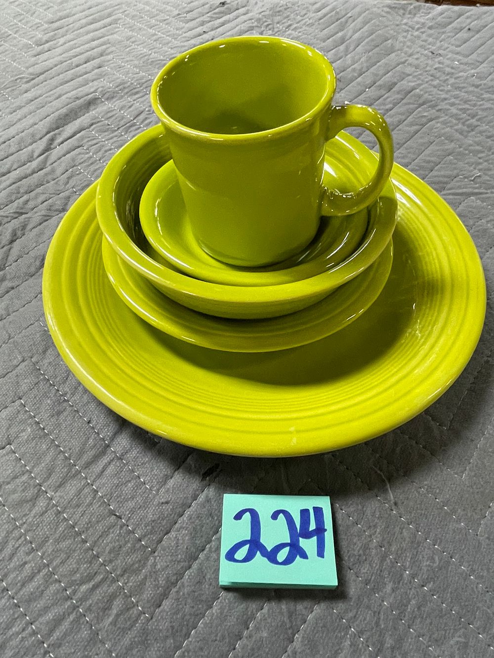 Lot 224: Fiesta Ware 5 Piece Setting