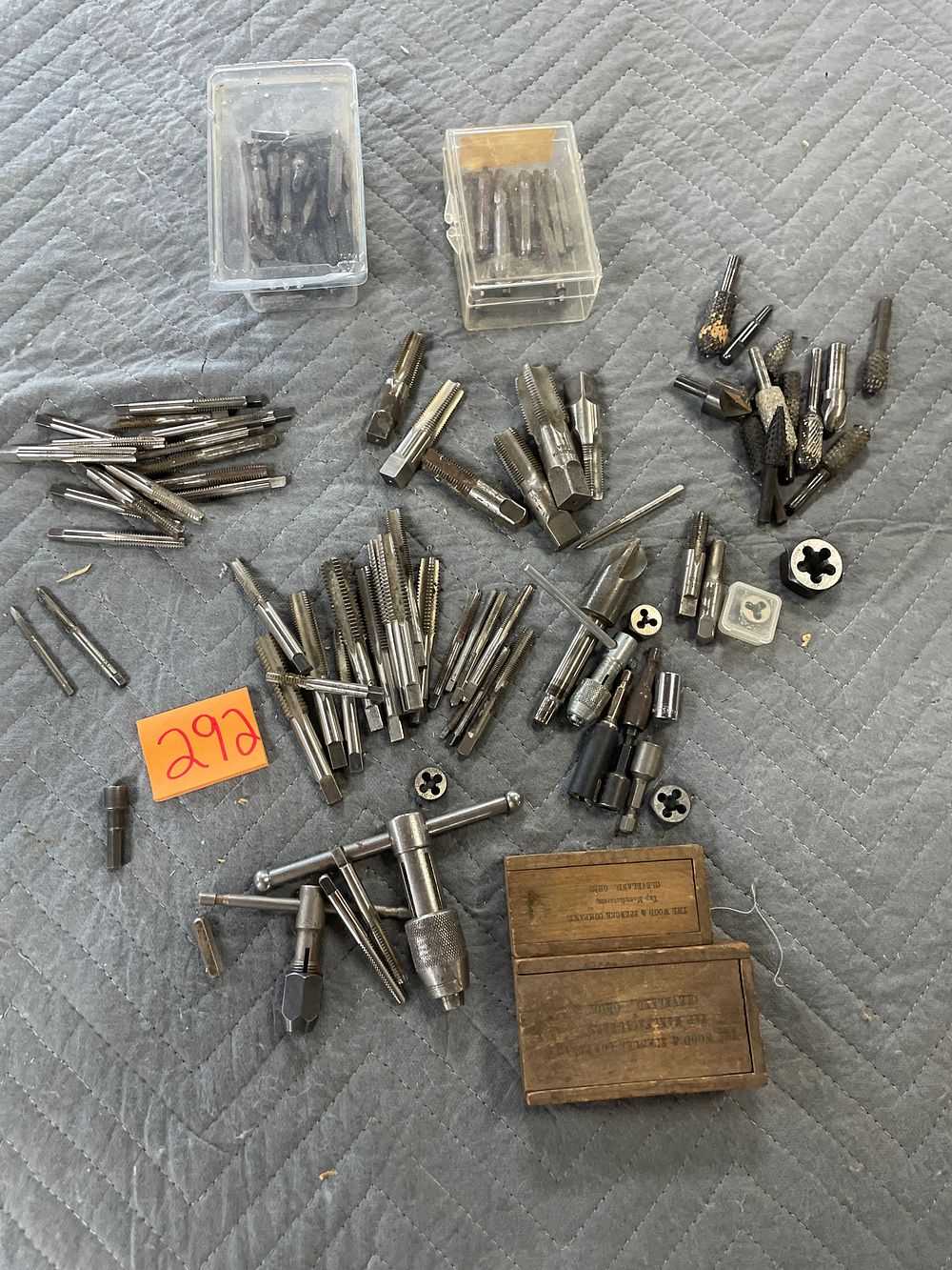 Lot 292: Taps and bits