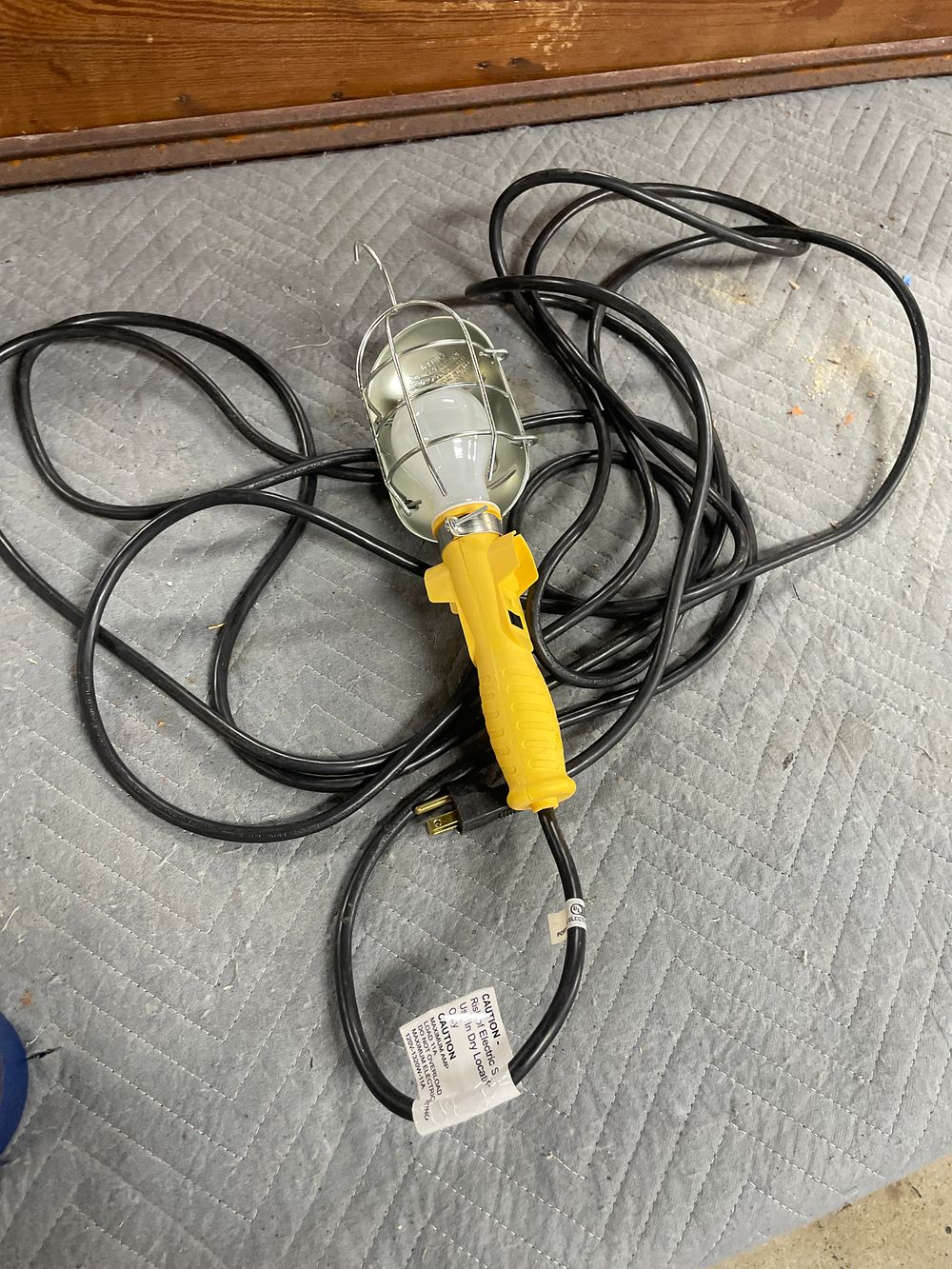 Portable hand lamp like new shipping available