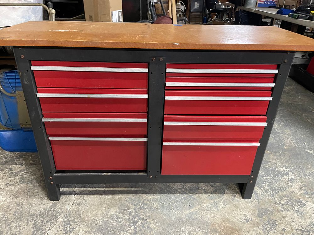 Lot 170: Work Bench/Tool Storage