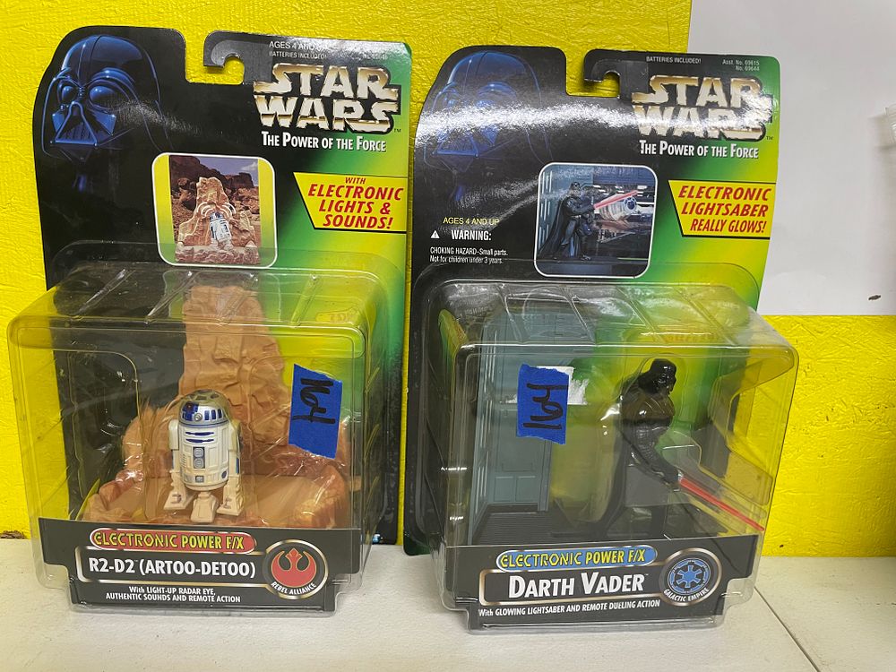 Lot 164: Star Wars The Power of The Force Figures