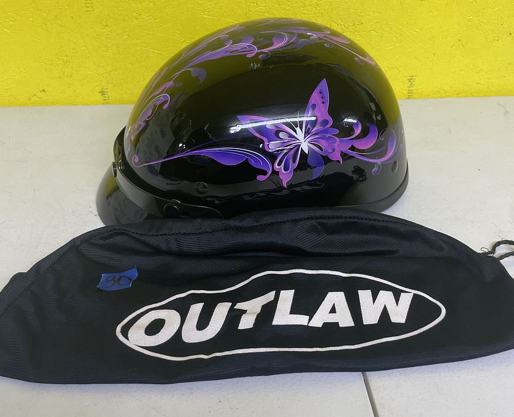 Lot 30: Ladies Helmet