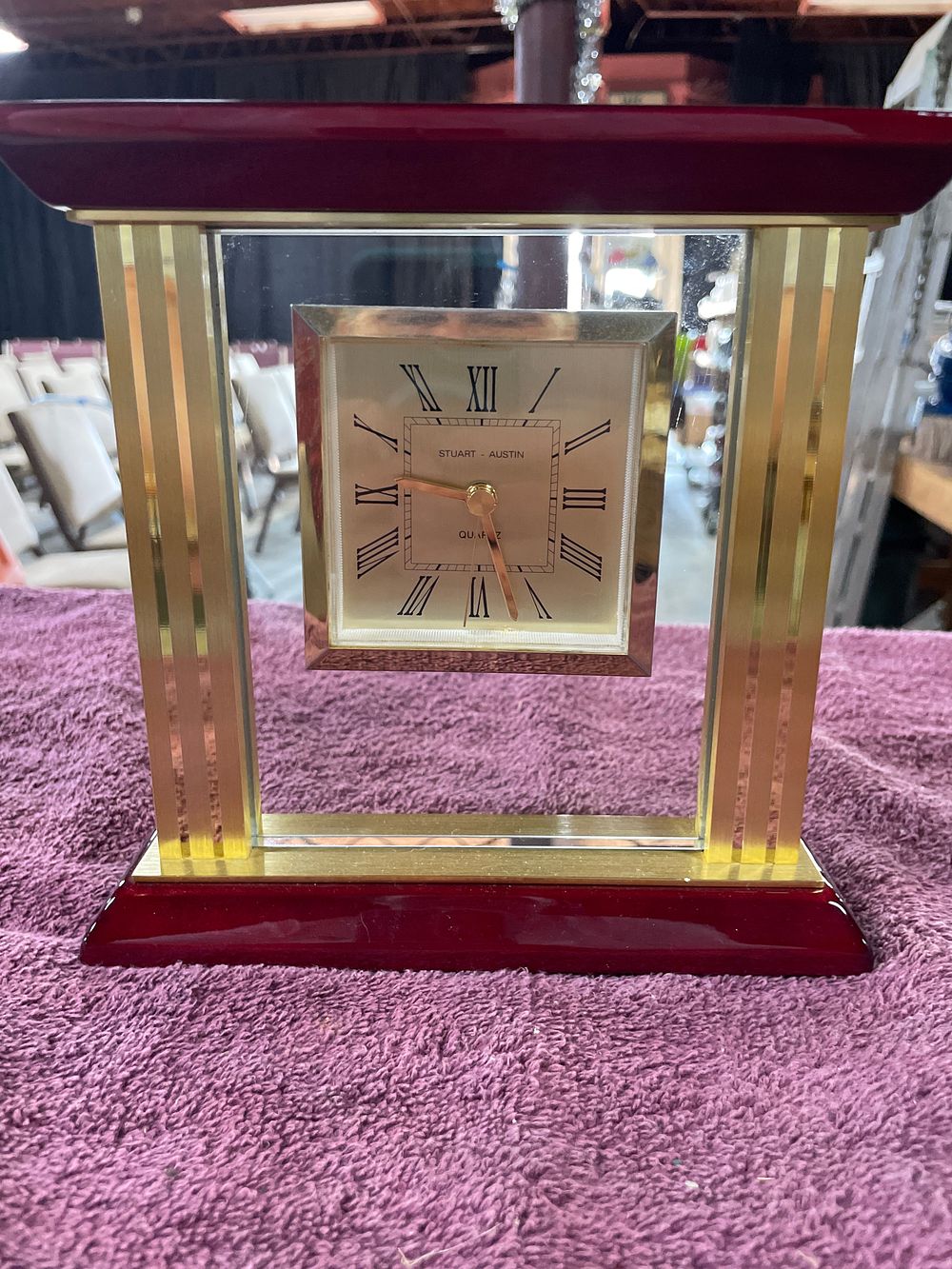 Lot 228: Red Wood and Gold-Tone Metal Quartz Desk Clock