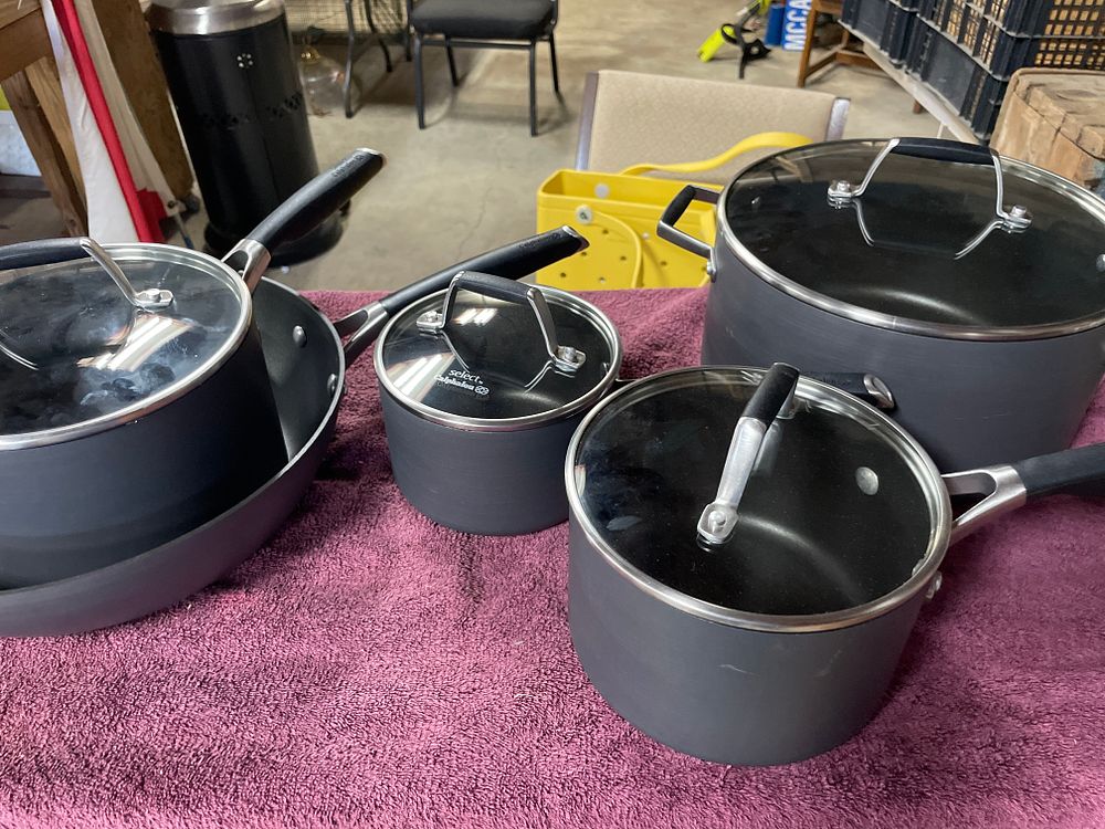 Lot 288: A Four-Piece 'select by Calphalon' Hard-Anodized Non-Stick Cookware Set