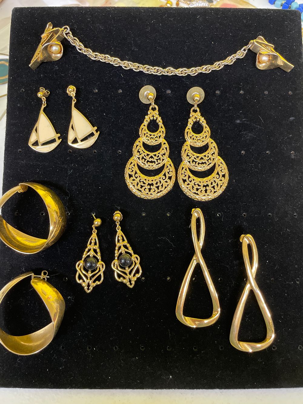 Lot 320: A Collection of Twelve Pieces of Mid-to-Late 20th Century Gold-Toned Costume Jewelry