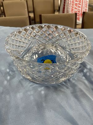 Crystal Diamond Pattern Bowl. crystal bowl with a diamond cut pattern, approximately 6 inches 