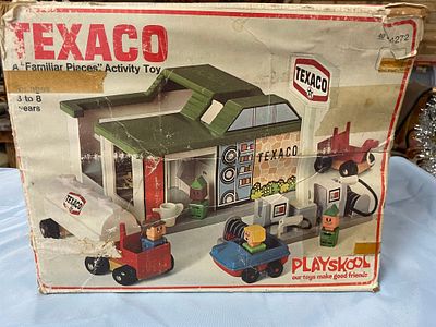 1975 Playskool Texaco Service Station "A Familiar Places" Playset. A vintage, multi-colored 