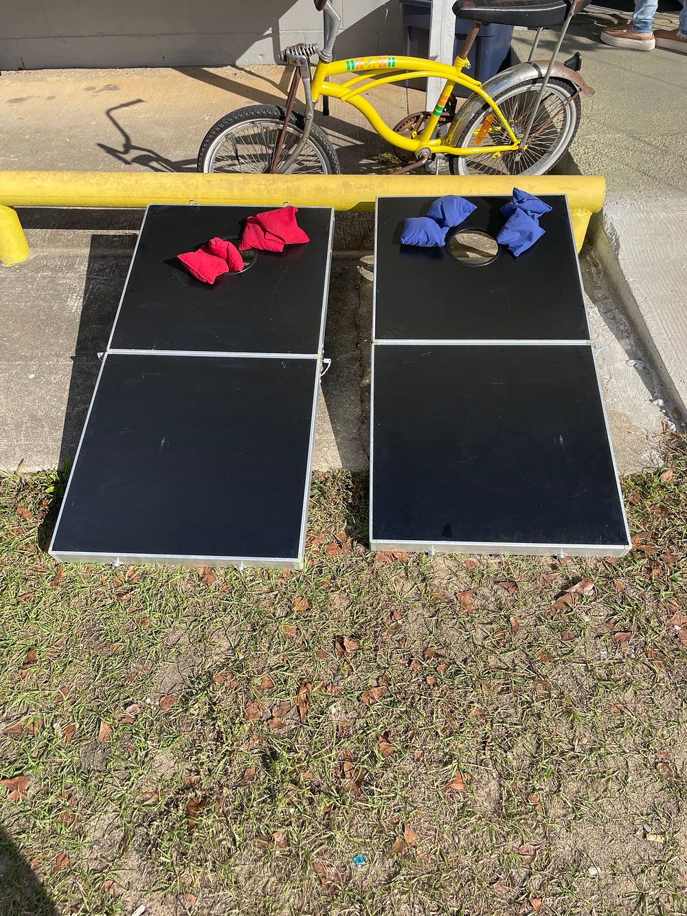 Lot 220: ZENSTYLE Official Size Cornhole Game Set, A Pair of Folding Boards and A Set of Eight Beanbags