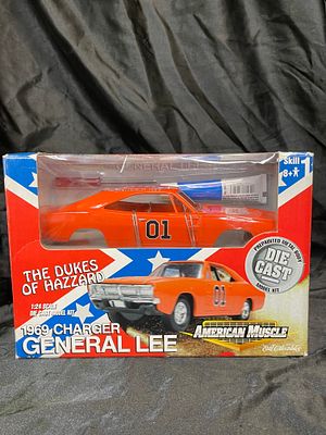 Ertl American Muscle CustomShop 1969 Dodge Charger General Lee 1:24 Scale Die-Cast Model Kit. An 