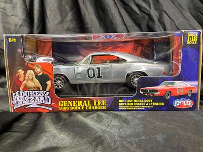 Joyride Dukes of Hazzard General Lee 1969 Dodge Charger 1:18 Diecast 'Chrom' Variant, Autographed. 