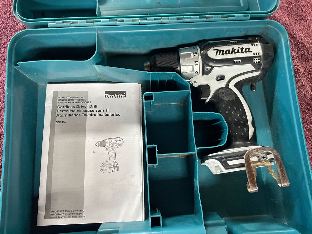 Lot 174: tested works like new Makita BDF452 18V Cordless Driver Drill Kit