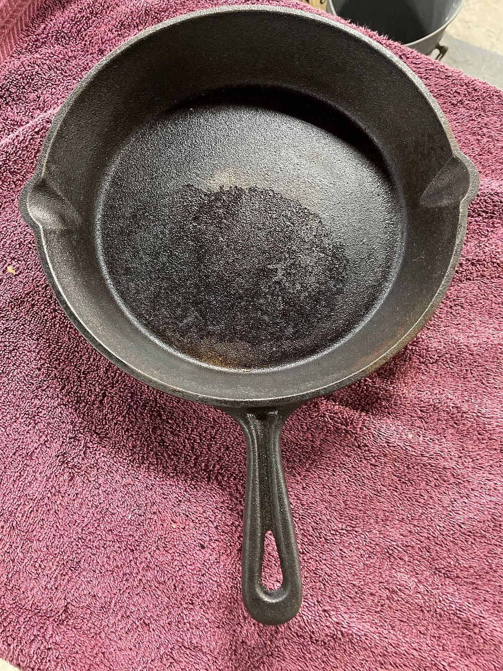 Lot 183: Ozark Trail Cast Iron Skillet