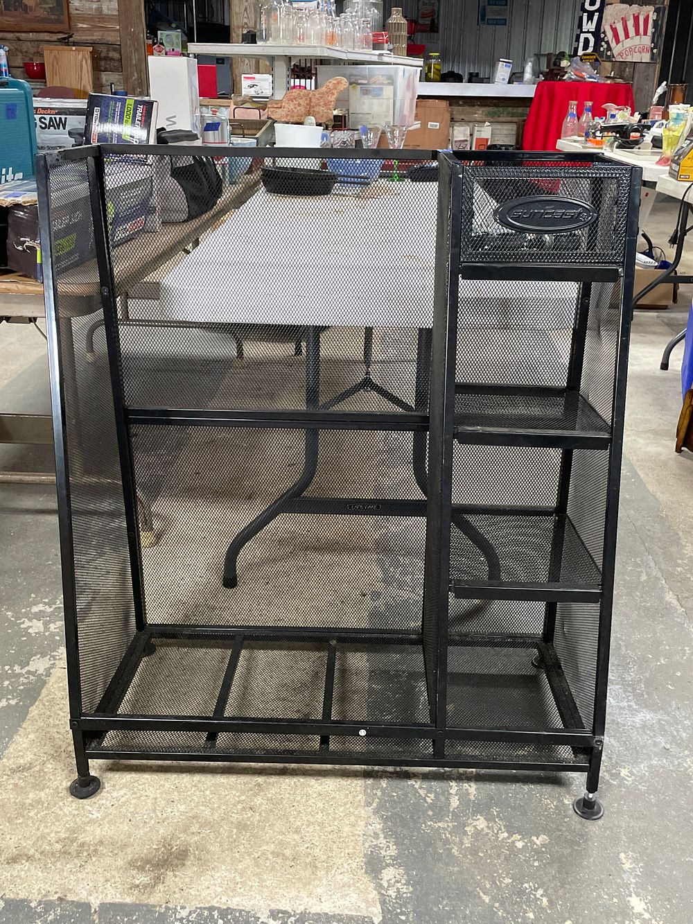 Lot 186: Suncast Metal Golf Equipment Organizer Storage Rack
