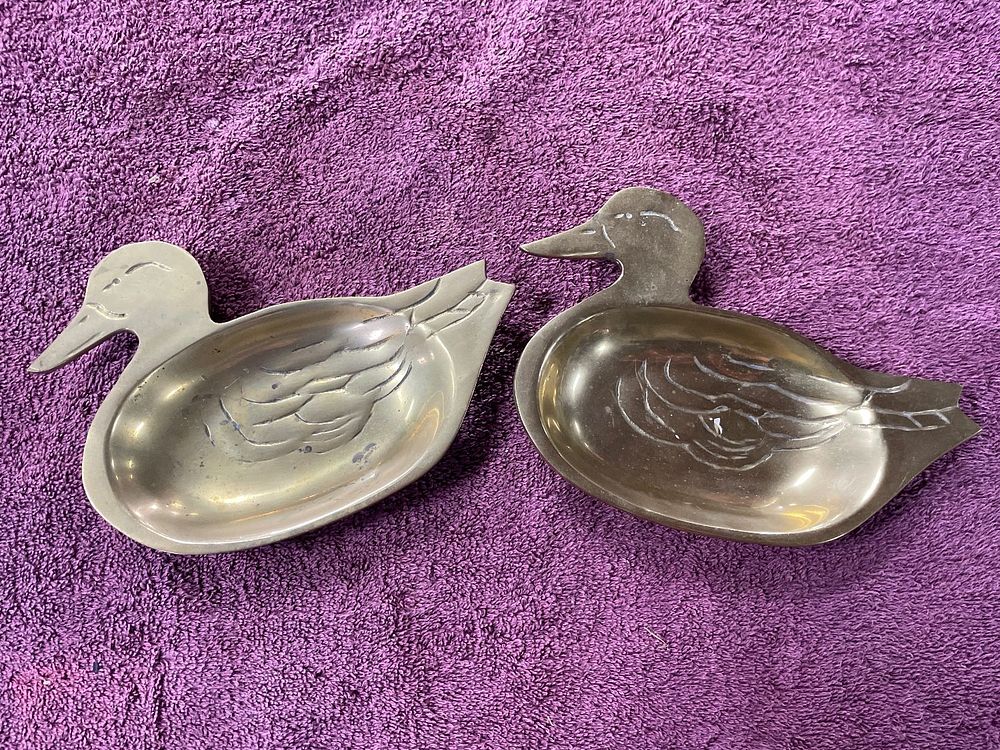 Lot 190: A Pair of Vintage Brass Duck Vide Poche Trinket Dishes
