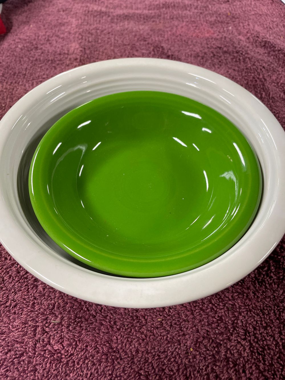 Lot 215: A Pair of Homer Laughlin Fiesta Coupe Bowls White and Green