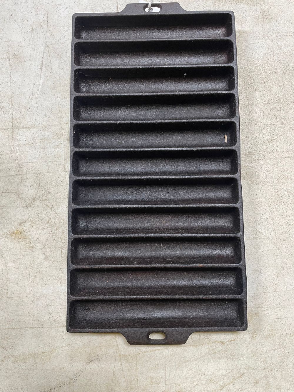 Lot 186: Wagner Ware Cast Iron E Bread Stick Pan, Sidney Ohio, Model 1326