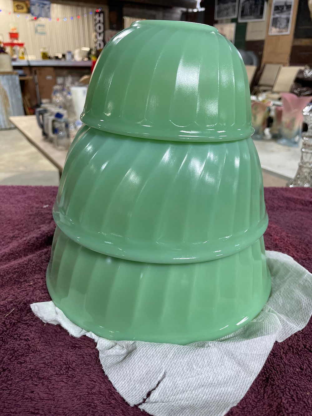 Lot 198: Three Fire King Jadeite Swirl Nesting Mixing Bowls