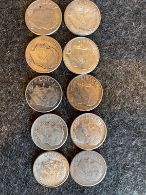 A Collection of US Roosevelt 90% Silver Dimes. A collection of United States Roosevelt dimes 