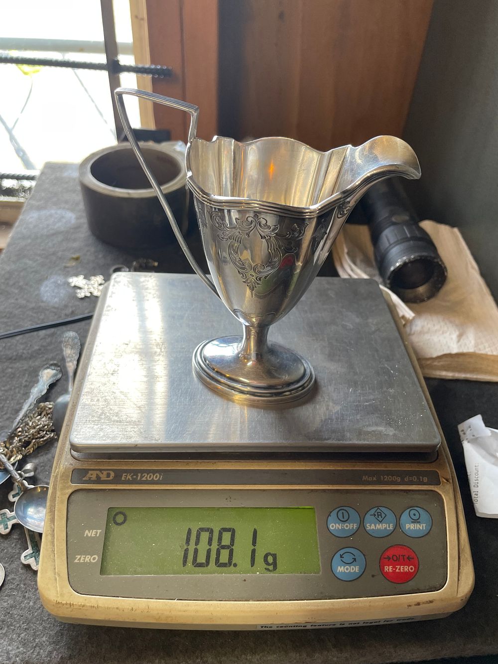 Lot 158: Antique Sterling Silver Helmet Creamer Solid Marked 1/4 Pint 108g Small SUPER NICE CONDITION DONT LET ME MELT IT SAVE IT FROM THE FIRE!