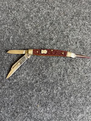 ERN Three Blade Folding Pocket Knife with Reddish Brown Handles. A three blade folding pocket 