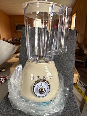 SERV Retro Style Electric Blender. New, never used. No box. A cream-colored SERV electric 