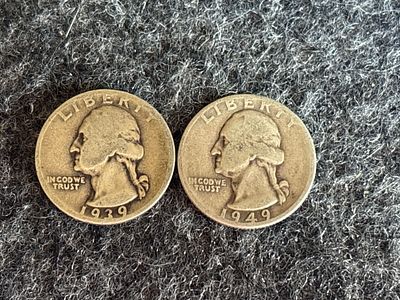 A Pair of United States Washington Silver Quarters 1939 1949. A pair of United States Washington 