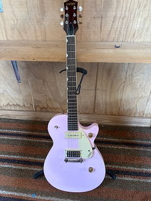 Gretsch G2215-P90 Streamliner Junior Jet Club Electric Guitar in Shell Pink. A Gretsch G2215-P90 