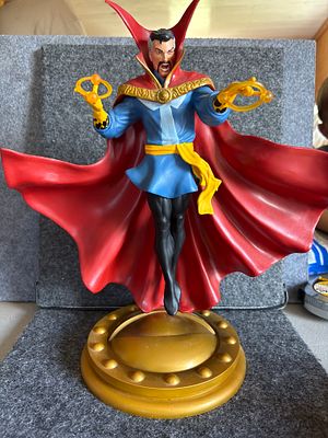 Marvel Gallery Doctor Strange Diorama by Diamond Select Toys. A Marvel Gallery Doctor Strange 