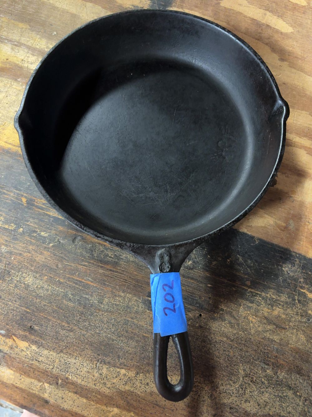 Lot 168: Vintage No. 8 Cast Iron Skillet with Heat Ring