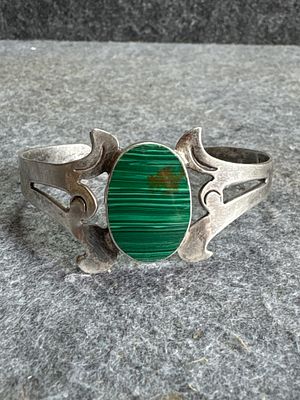 Vintage Mexican Sterling Silver and Malachite Cuff Bracelet. This vintage Mexican sterling 