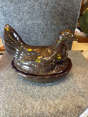 A Kilby Studio Pottery Earthenware Hen on Nest Covered Dish. A contemporary studio pottery hen 