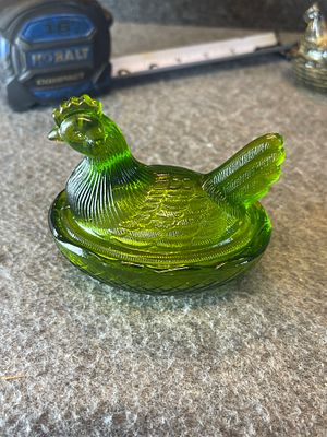 Imperial Glass Emerald Green Miniature Hen on Nest Covered Dish. This miniature hen on nest 