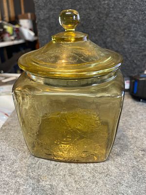 Federal Glass Madrid Pattern Amber Depression Glass Cookie Jar and Lid. A square canister or 