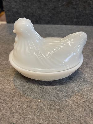 Hazel Atlas White Milk Glass Hen on Nest Covered Dish. This two-piece covered dish is crafted 