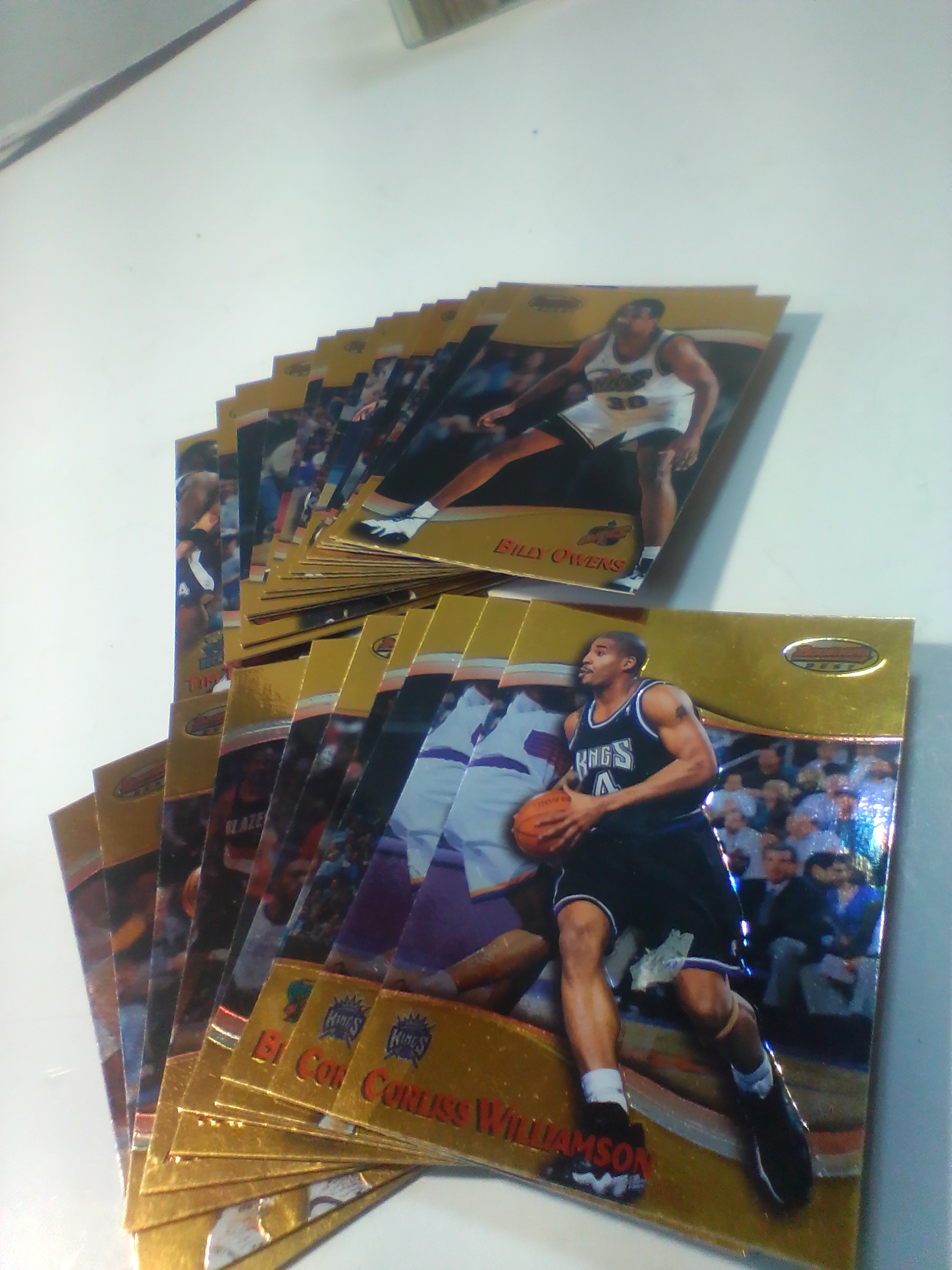 1998-99 Bowman's Best Basketball Trading Card Lot featuring Corliss Williamson and Billy Owens