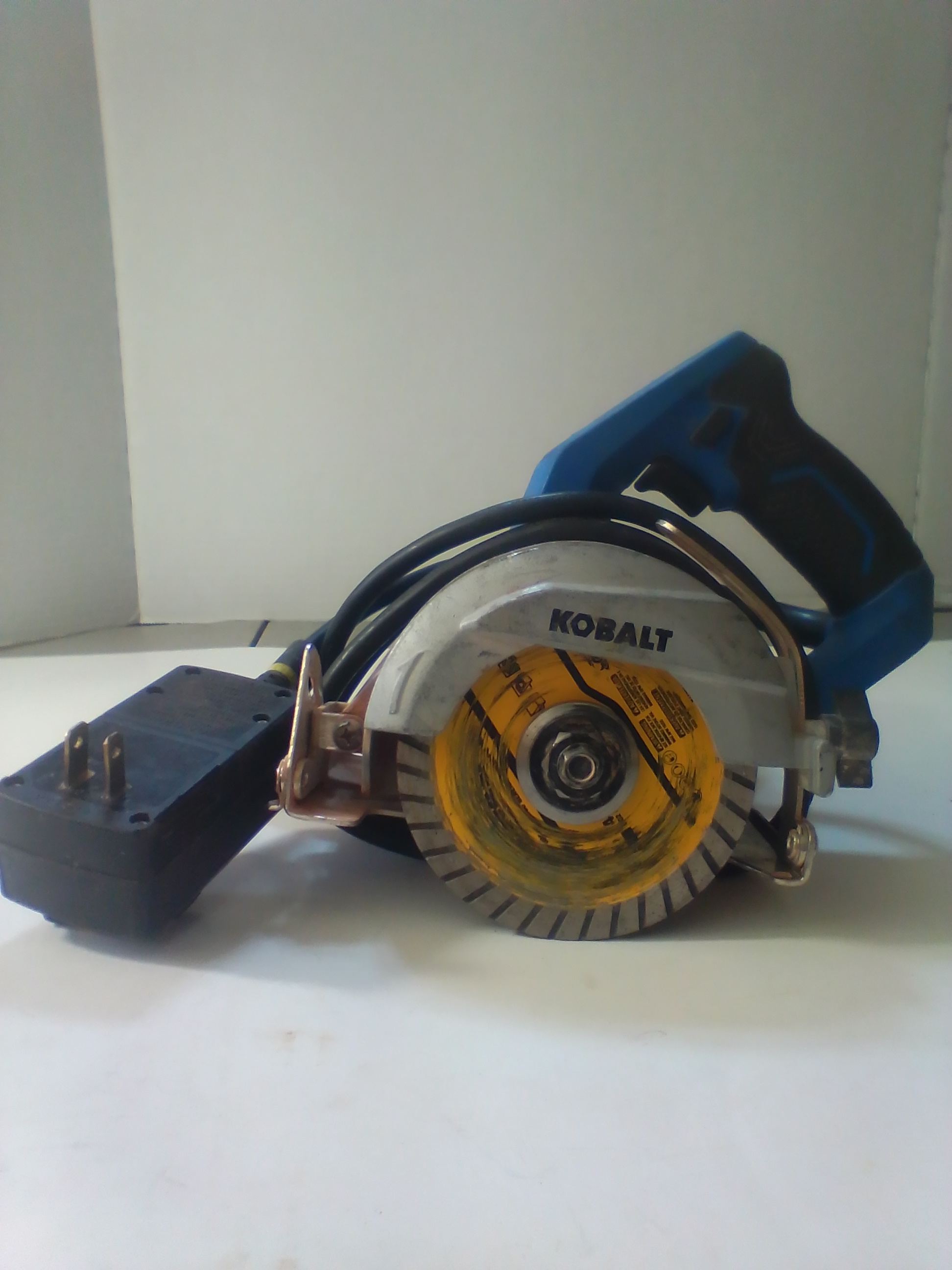Kobalt Corded 4-Inch Handheld Tile Saw with Integrated GFCI