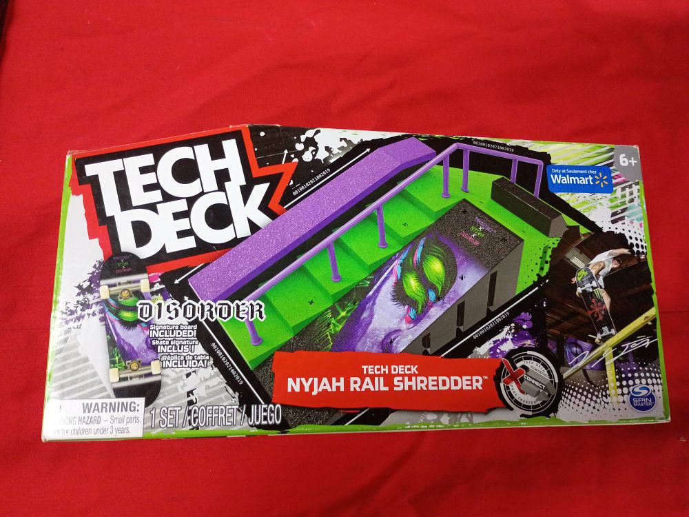 Lot 103: Tech Deck Nyjah Rail Shredder X-Connect Park Creator Fingerboard Playset