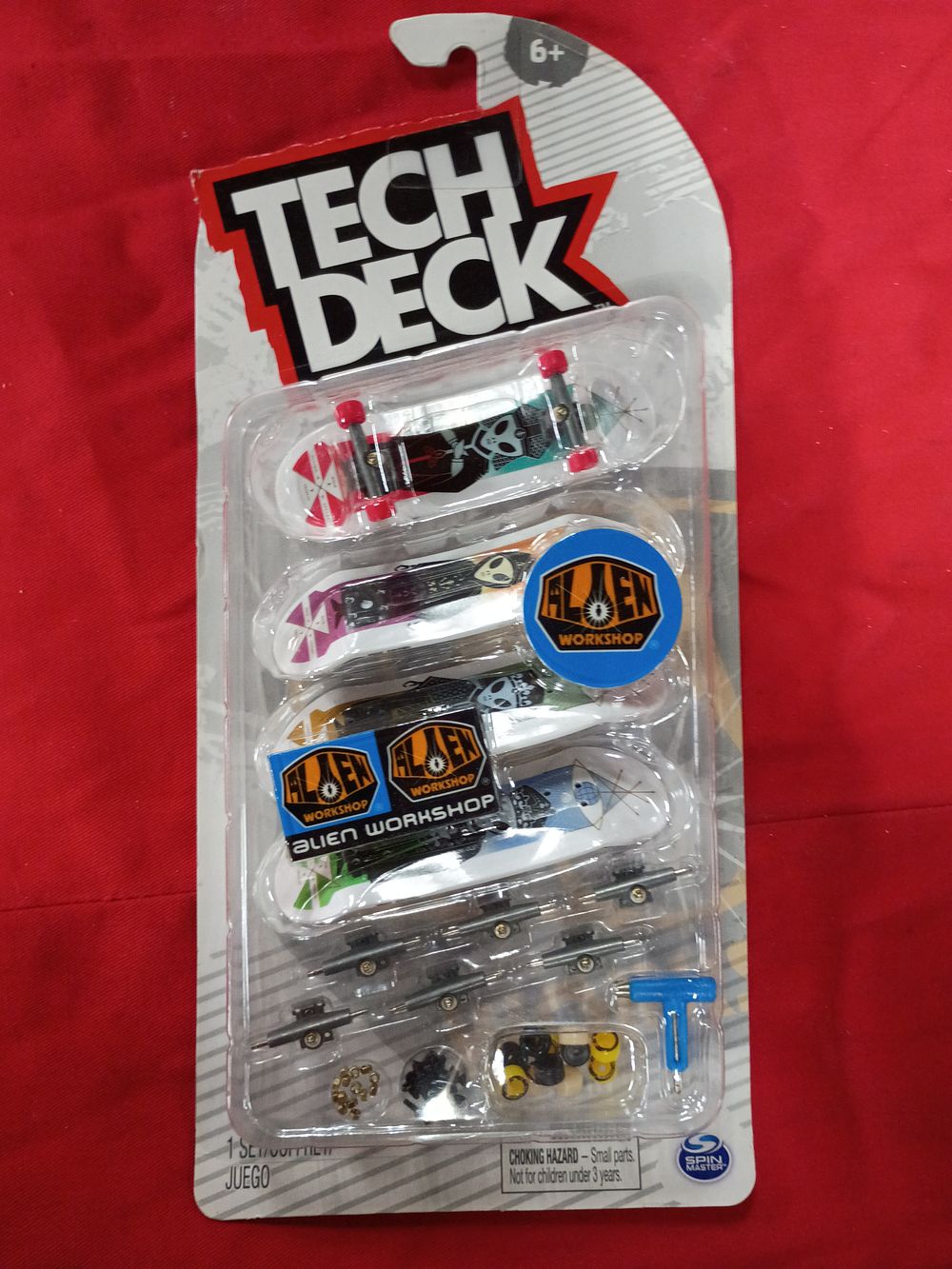 Lot 109: Tech Deck Alien Workshop Ultra DLX 4-Pack Fingerboard Set