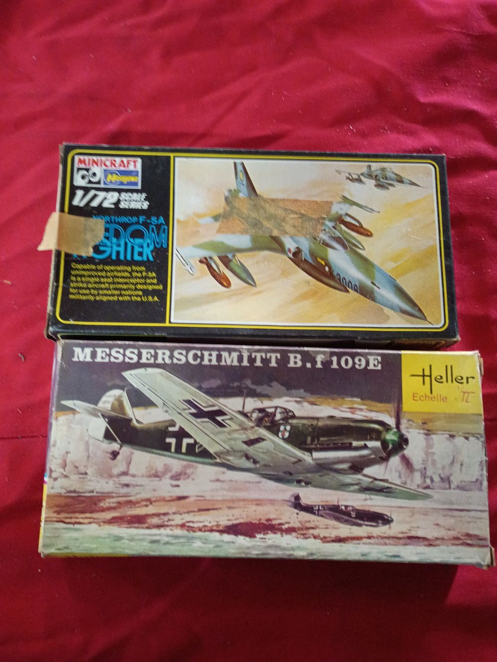 Lot 66: Two 1/72 Scale Aircraft Model Kits by Heller and Minicraft Hasegawa