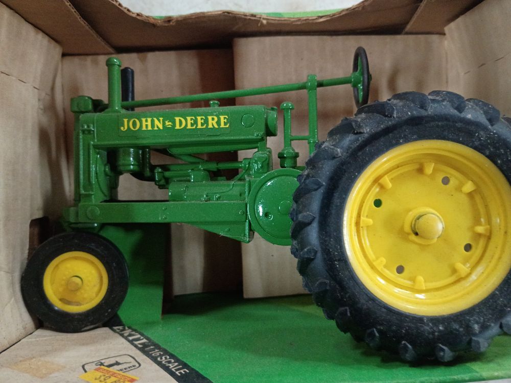 Lot 82: Ertl 1/16 Scale Die-Cast 1934 John Deere Model A Tractor in Original Box