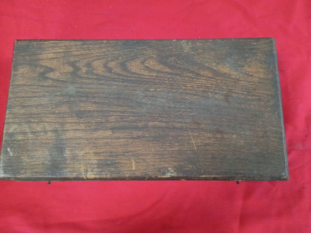 Lot 98: Mark Manufacturing Company Vintage Manual Pipe Threading Set in Dovetailed Oak Case