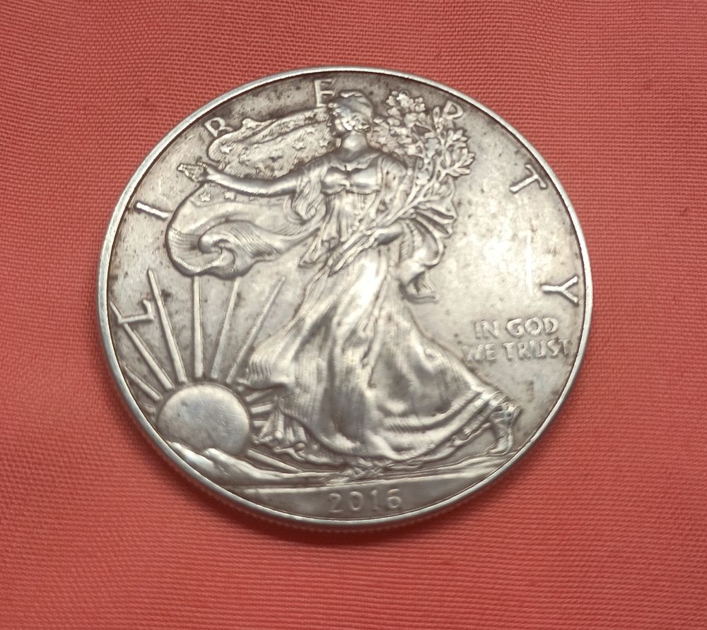 Lot 103: 2016 US American Silver Eagle One Dollar Coin