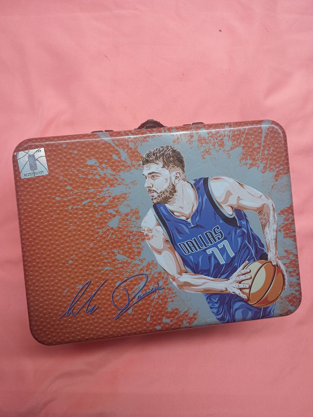Lot 134: Luka Doncic Dallas Mavericks NBALAB Official NBA Collectible Tin Lunch Box