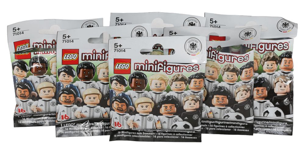 Brilliant Auctions | Auction 22 | General Sale including a 'Mouseman' Cheeseboard, Cameras, Jewellery, Lego, Bargain Price Designer Clothing, Ornaments and Vintage Trinkets. - 98 Lots