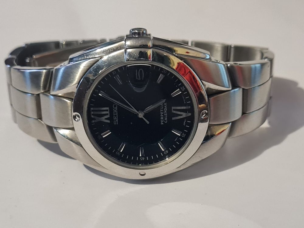 Buy Sell Trade Auction House | Leil&atilde;o 44 | Weekly auction all lots start &pound;1 no reserve collection or delivery gold, silver watches antiques jewellery & much much more