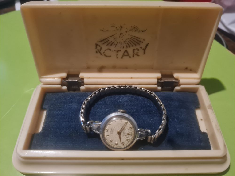 Buy Sell Trade Auction House | Auction 49 | Weekly auction all lots start &pound;1 no reserve collection or deliverycomputers games gold, silver antiques jewellery lots to be added