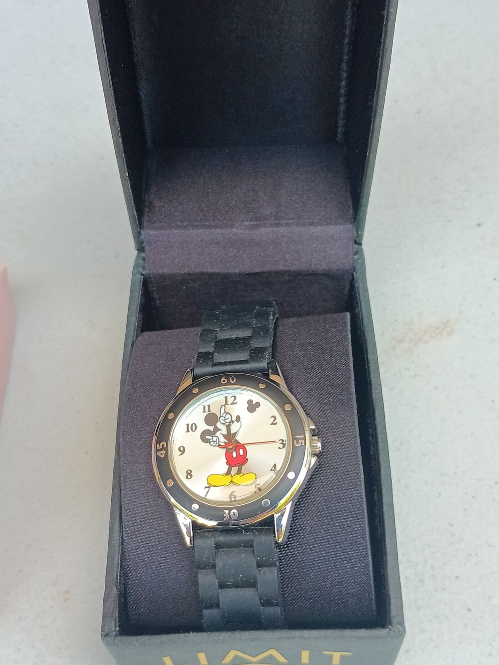 Buy Sell Trade Auction House | Auction 97 | main auction on at weekend this midweek auction all lots start &pound;1 no reserve collection or delivery watches gold sovereigns silver antiques lots added daily not to be missed