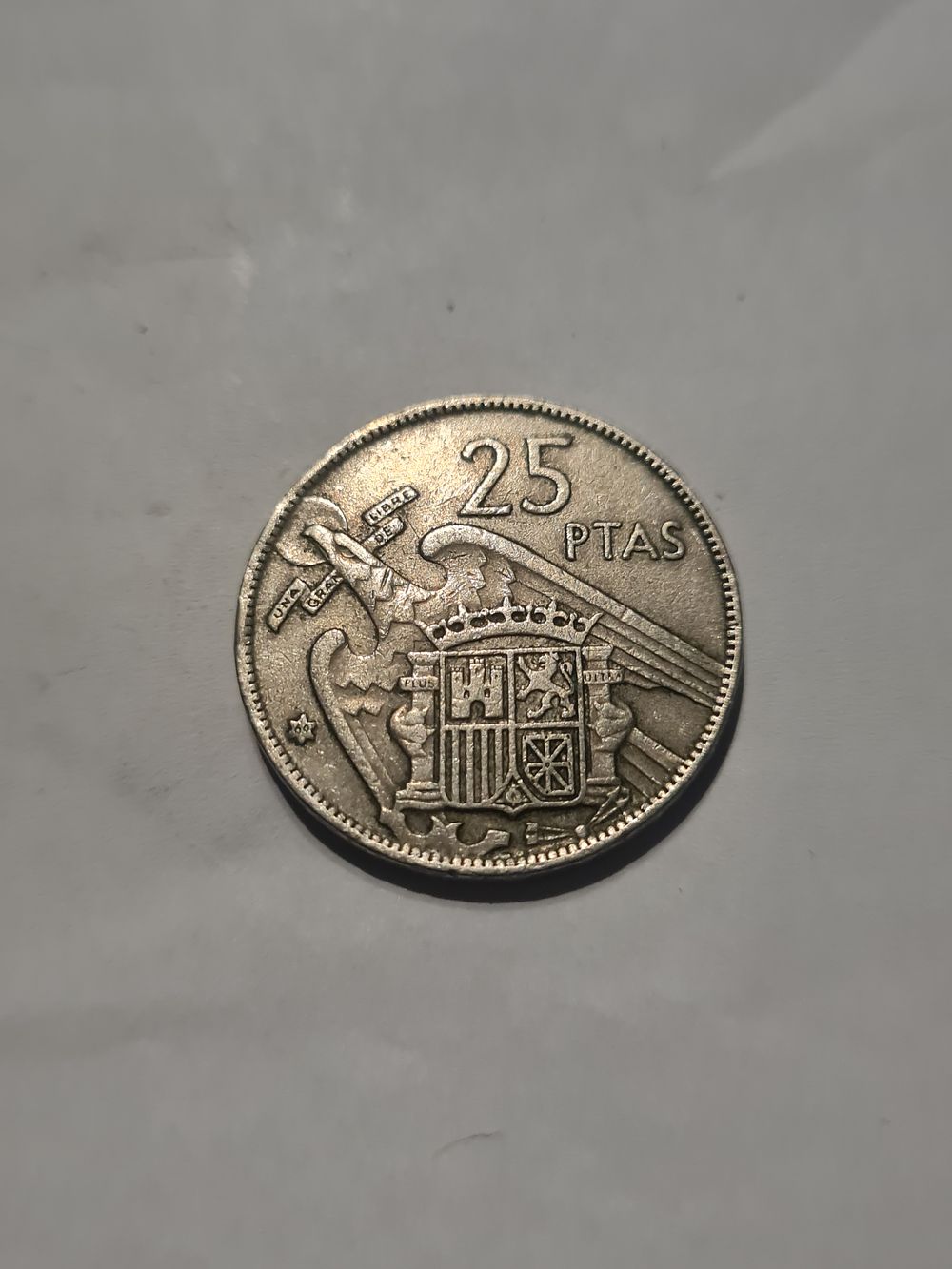 Lot 252: Vintage coin