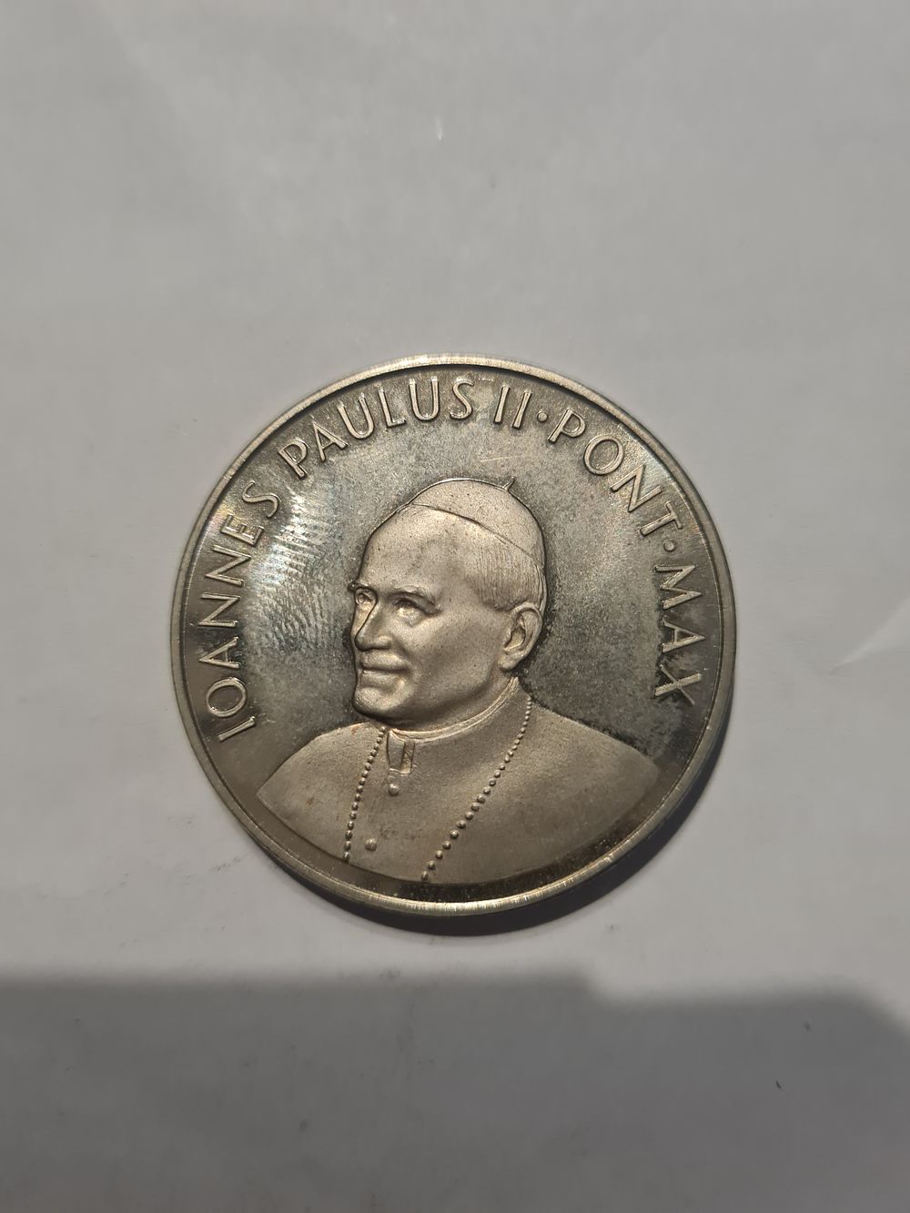Lot 261: Pope john paul coin